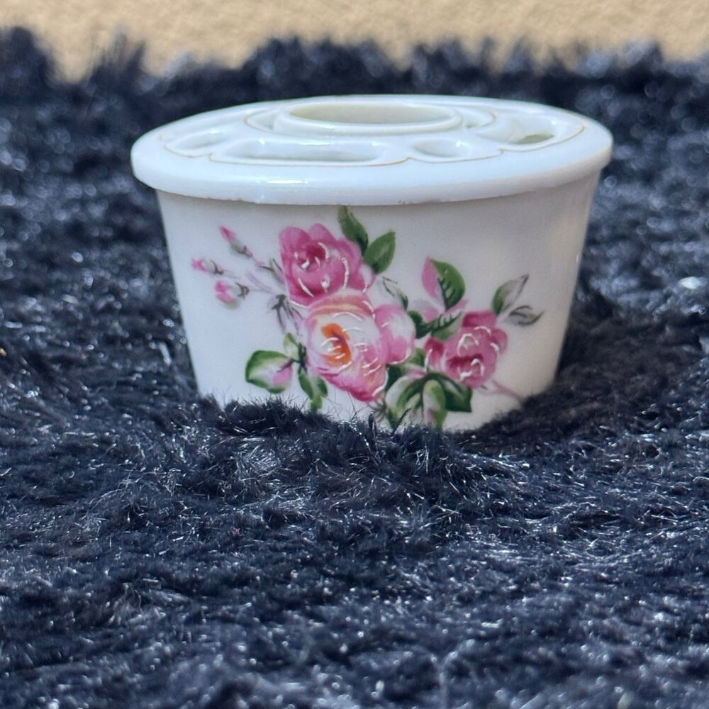 Vintage Porcelain Floral Frog Vase Insert With Hand-Painted Pink Roses & Gold - Picture 1 of 8